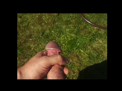 ❤️ Hot hottie si fa scopare la figa rosa e sborra con uno squirt in un giardino estivo ❤❌ Video di sessoal it.pornpk.ru ❌️