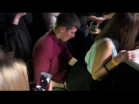❤️ Sesso reale in un nightclub russo. Ragazza russa di 18 anni nell'ano e nella vagina scopata in un nightclub ❤❌ Video di sessoal it.pornpk.ru ❌️